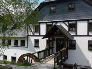 Die Teichmhle am Mllerburschenweg - ein guter Ort fr eine Rast.