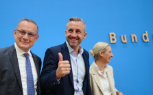 Ist eine AfD-Regierung trotz fehlender Mehrheit m�glich??? Ulrich Siegmund, der Spitzenkandidat der AfD Sachsen-Anhalt , k�nnte Ministerpr�sident werden, wenn entweder CDU-Abgeordnete f�r Siegmund stimmen. 